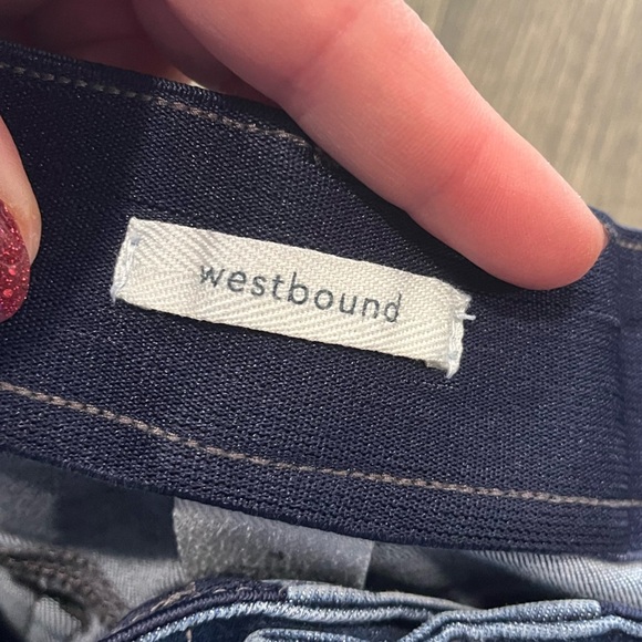 Westbound Straight Jeans Mid Rise Frayed Hem Whisker Denim Medium Wash Size 6 - Picture 7 of 11